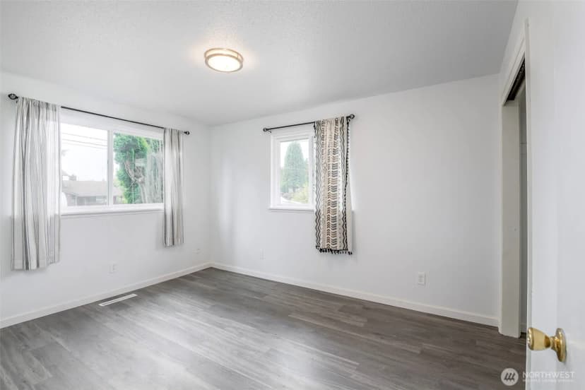 Property photo for 7233 S Sheridan, Tacoma photo 16