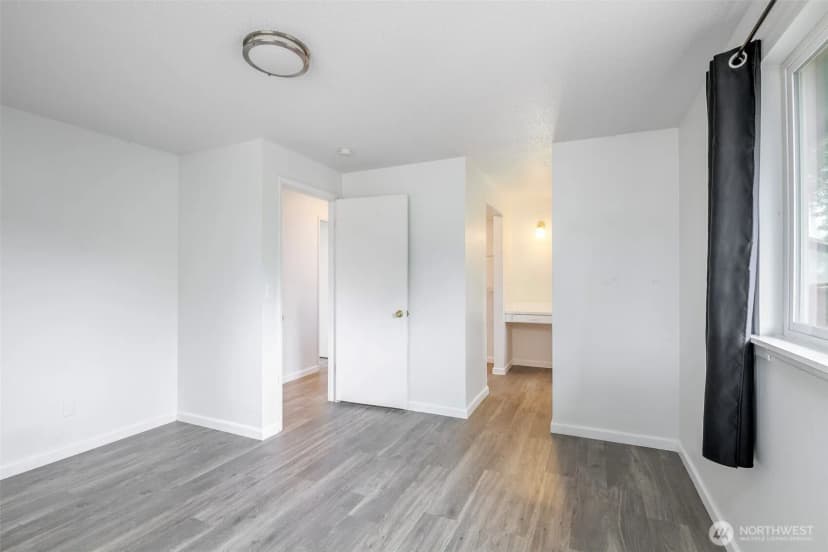Property photo for 7233 S Sheridan, Tacoma photo 12