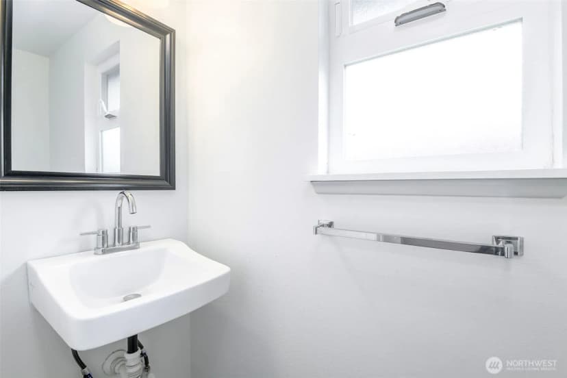 Property photo for 7233 S Sheridan, Tacoma photo 14