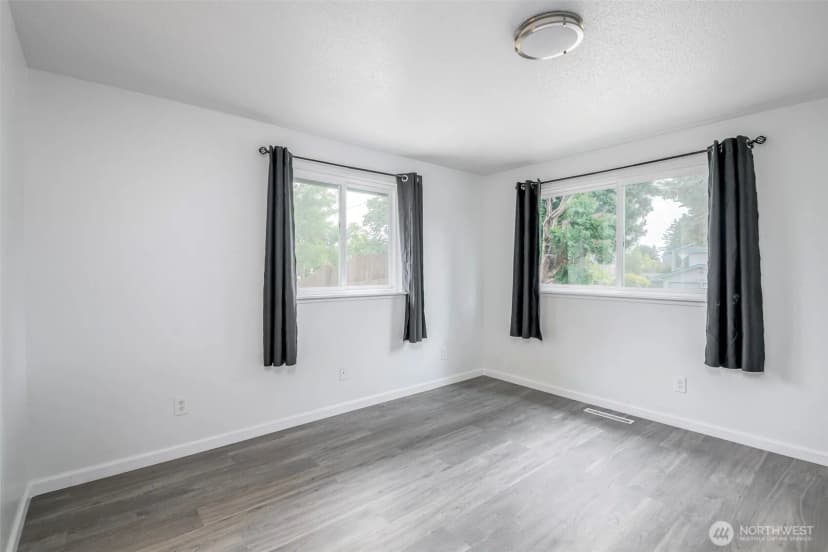 Property photo for 7233 S Sheridan, Tacoma photo 11