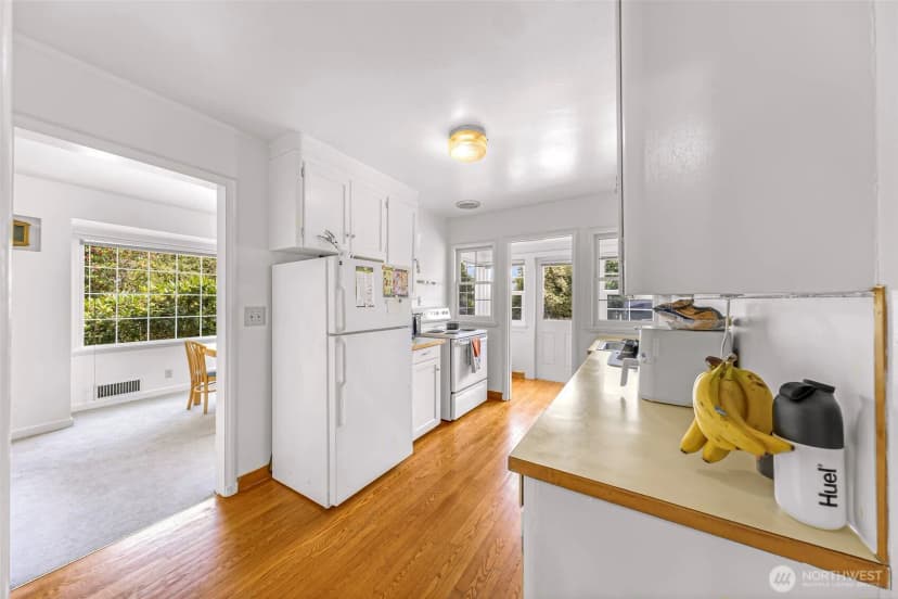 Property photo for 403 W Dravus Street, Seattle photo 11