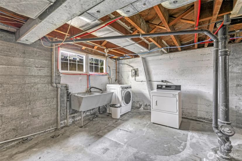 Property photo for 403 W Dravus Street, Seattle photo 19
