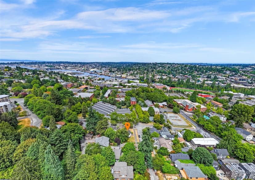 Property photo for 403 W Dravus Street, Seattle photo 25