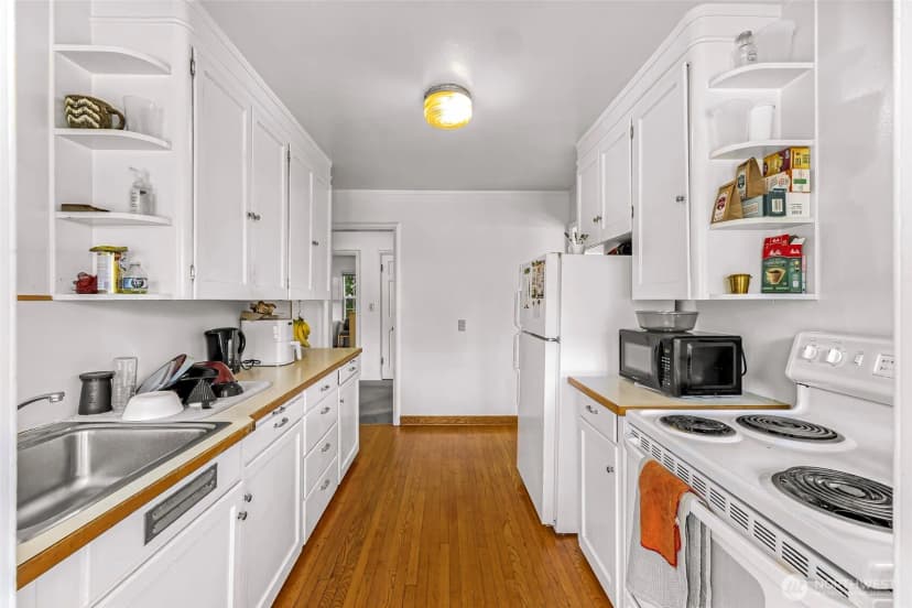 Property photo for 403 W Dravus Street, Seattle photo 10