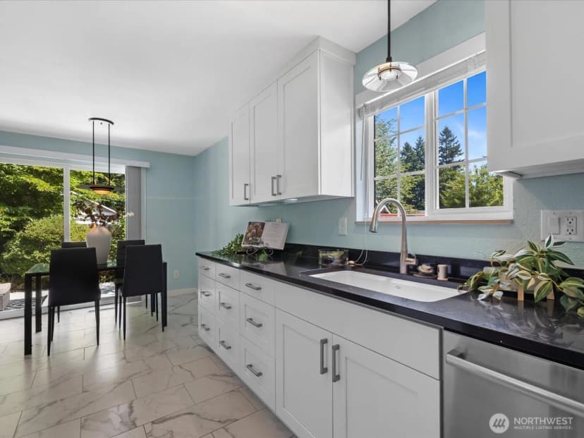 Property photo for 17829 Ne 93rd Place, Bothell photo 7