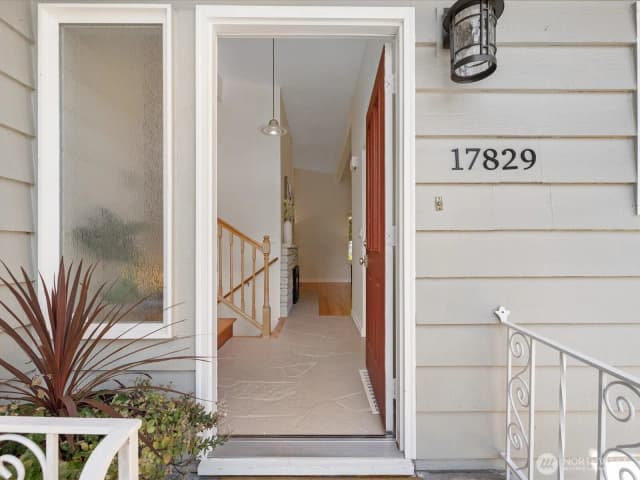 Property photo for 17829 Ne 93rd Place, Bothell photo 3