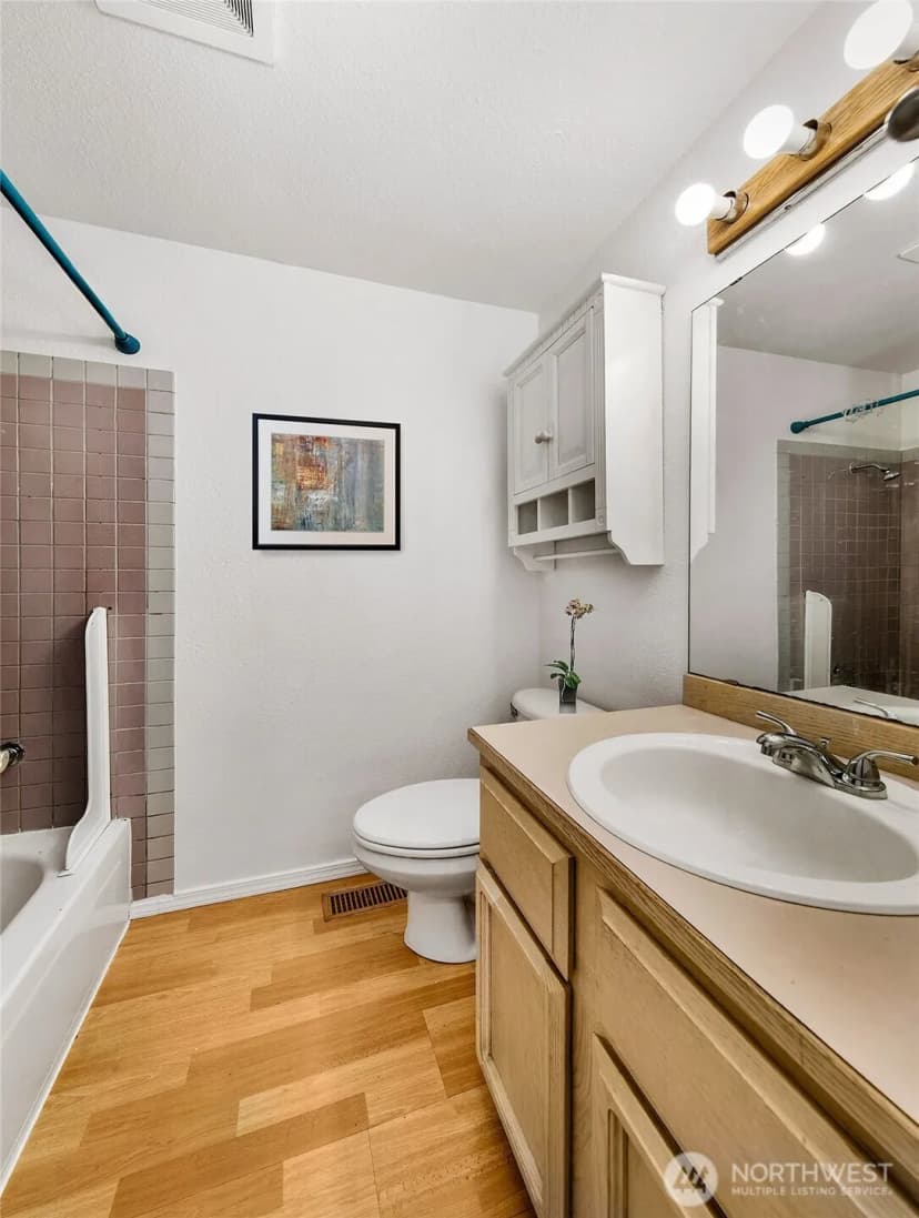 Property photo for 800 S 280th Street, Des Moines photo 18