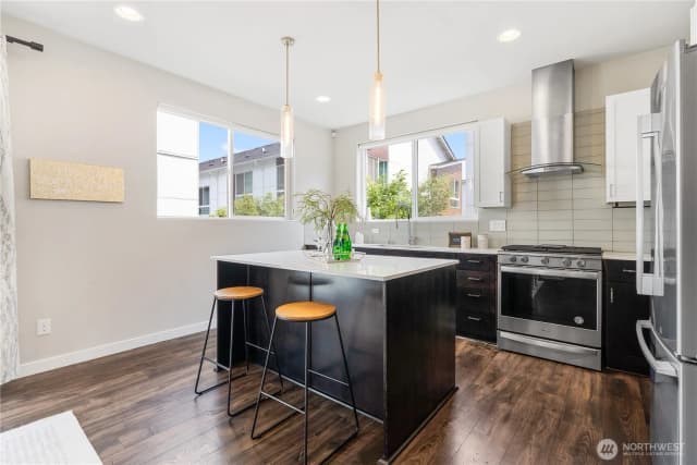Property photo for 8600 21st Place Ne, Seattle photo 4