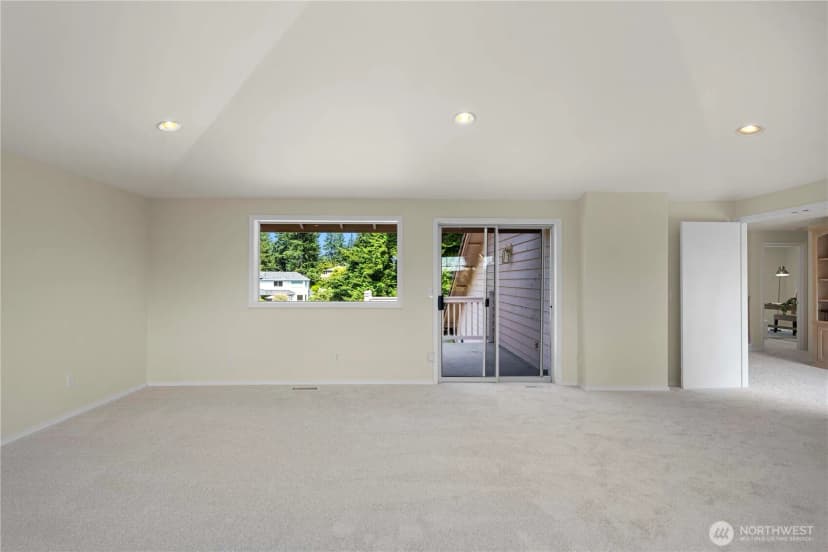 Property photo for 20010 Island Parkway E, Lake Tapps photo 28