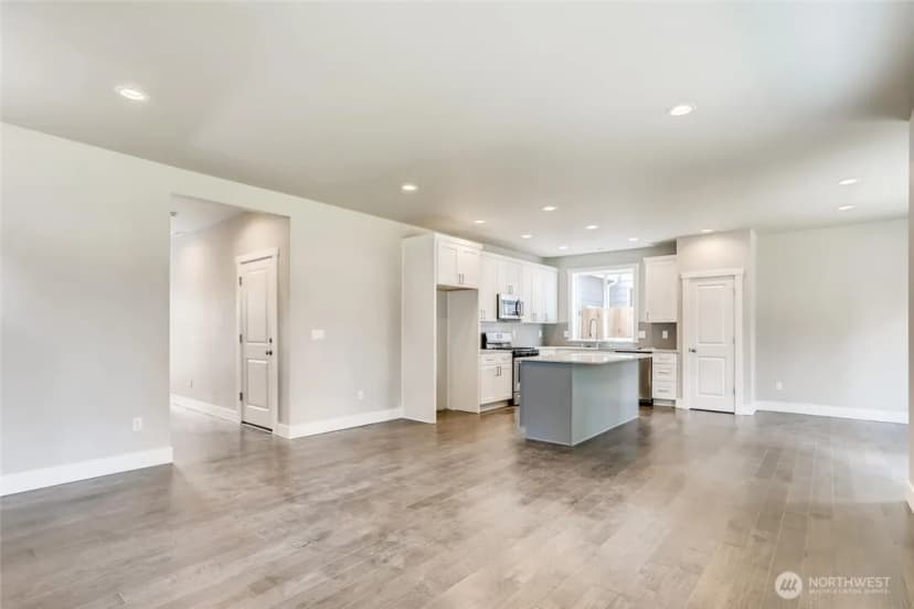 Property photo for 411 205th Street Sw #a, Lynnwood photo 7