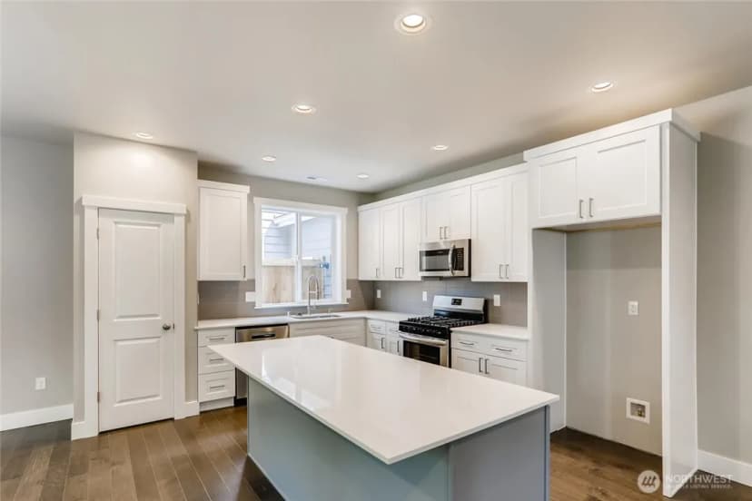 Property photo for 411 205th Street Sw #a, Lynnwood photo 14