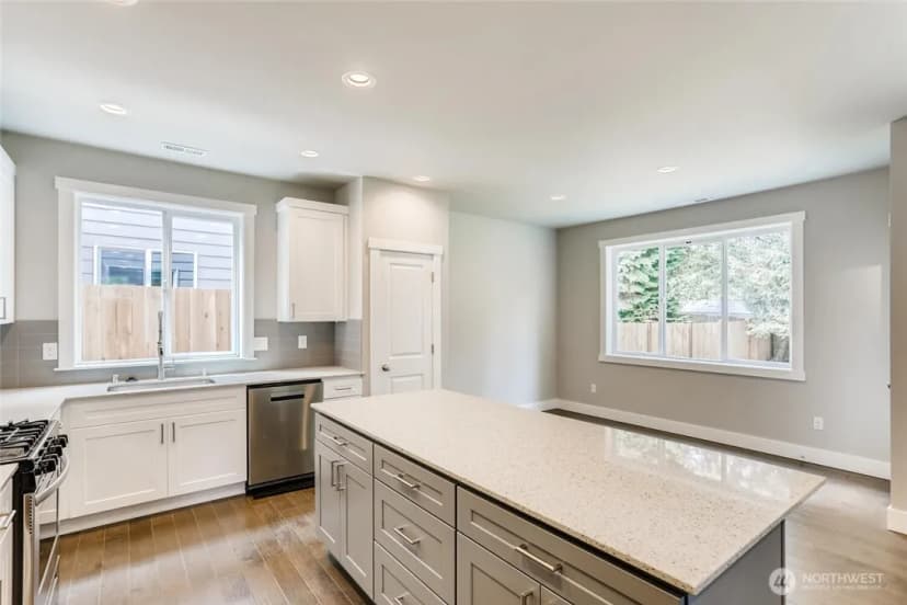 Property photo for 411 205th Street Sw #a, Lynnwood photo 12