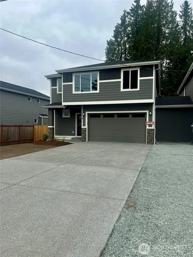 Property photo for 411 205th Street Sw #a, Lynnwood photo 2