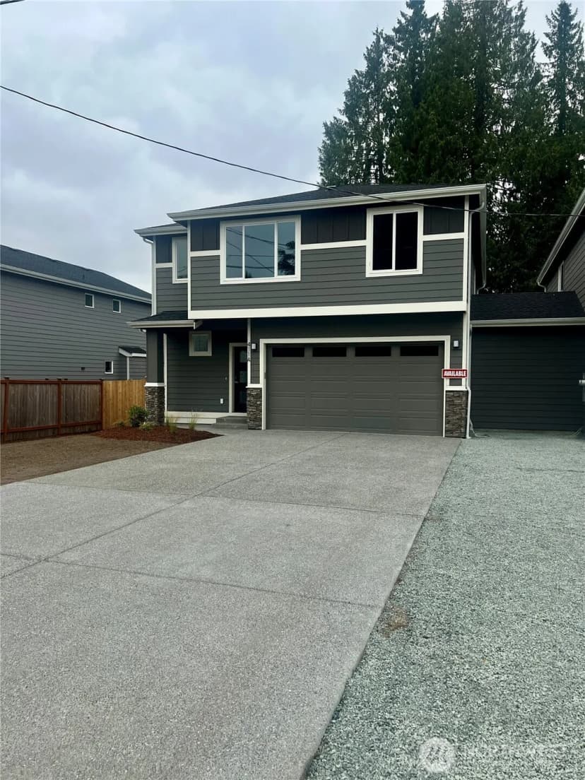 Property photo for 411 205th Street Sw #a, Lynnwood photo 2