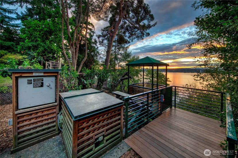 Property photo for 2425 Evergreen Point Road, Medina photo 29
