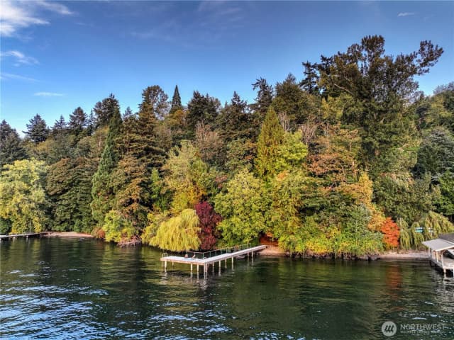 Property photo for 2425 Evergreen Point Road, Medina photo 3