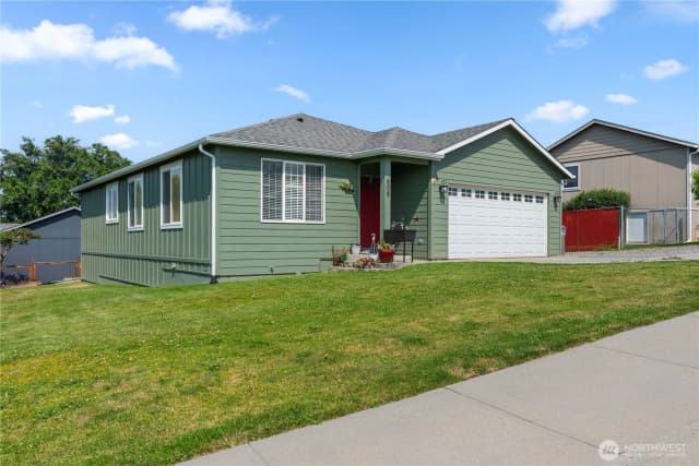 Property photo for 608 S Lawler Avenue, East Wenatchee
