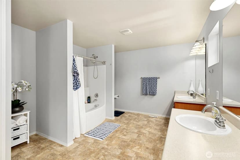 Property photo for 2345 Sw Siskin Circle, Port Orchard photo 19