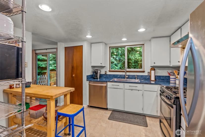 Property photo for 15911 181st Place Ne, Woodinville photo 10