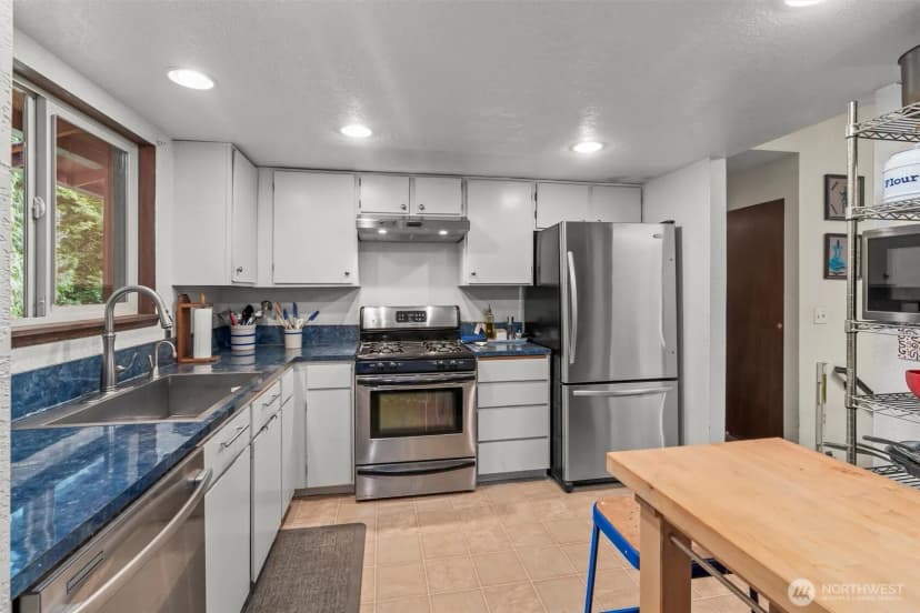 Property photo for 15911 181st Place Ne, Woodinville photo 8
