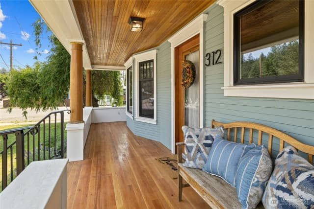 Property photo for 312 E 3rd Street, Cle Elum photo 3