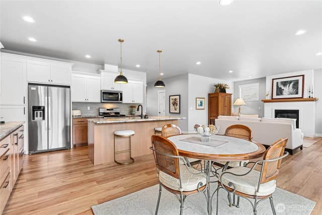 Property photo for 2101 Snowbush Street, Lynden photo 3