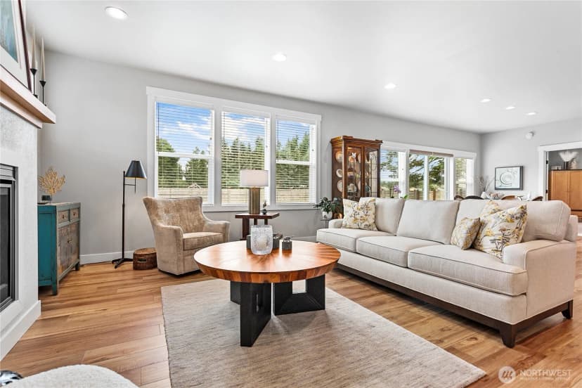 Property photo for 2101 Snowbush Street, Lynden photo 8