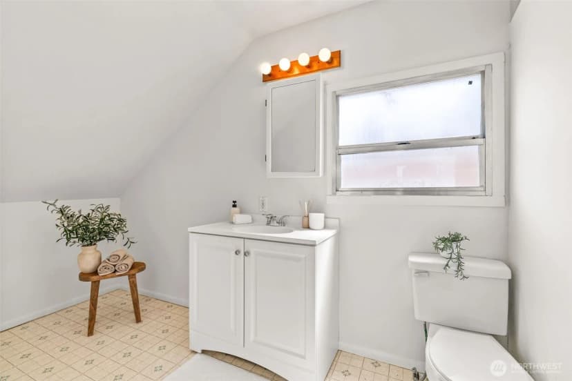 Property photo for 6719 46th Avenue S, Seattle photo 15