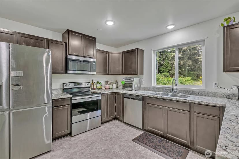 Property photo for 13218 197th Street E, Graham photo 12