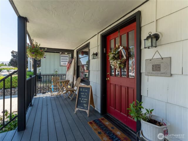 Property photo for 1018 Vassar Avenue, Wenatchee photo 2