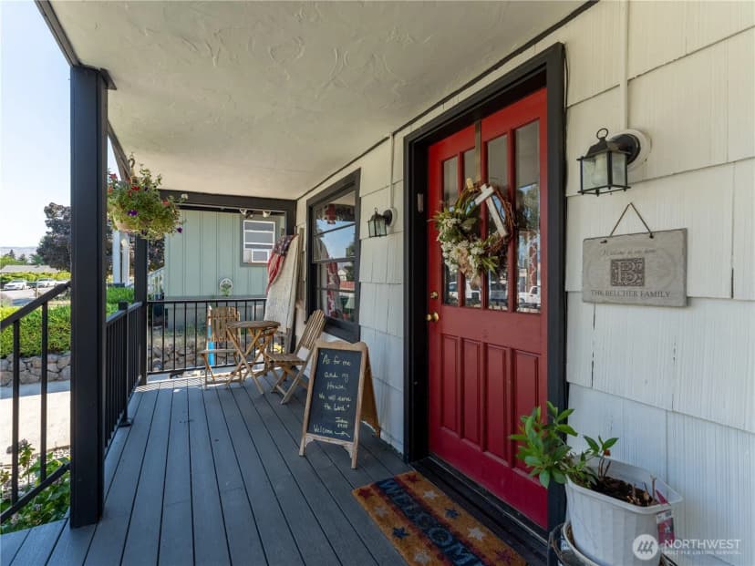 Property photo for 1018 Vassar Avenue, Wenatchee photo 2