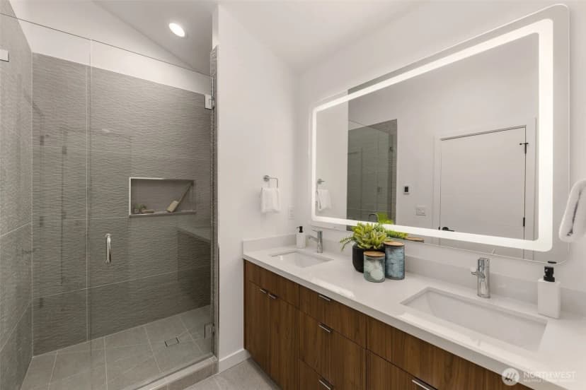 Property photo for 12705 Ne 144th Street #g, Kirkland photo 18