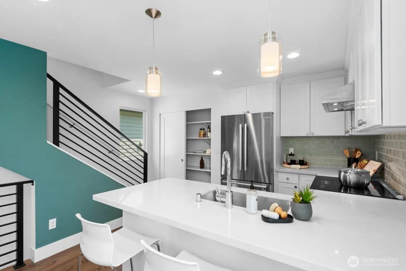 Property photo for 5949 41st Avenue Sw #5, Seattle photo 14