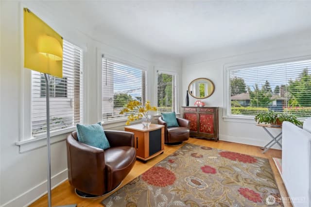 Property photo for 912 N 88th Street, Seattle photo 4