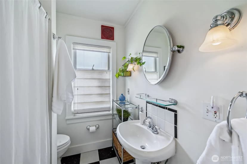 Property photo for 912 N 88th Street, Seattle photo 15