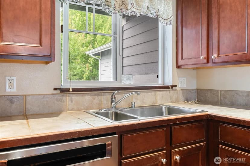 Property photo for 3806 209th Place Sw, Lynnwood photo 8
