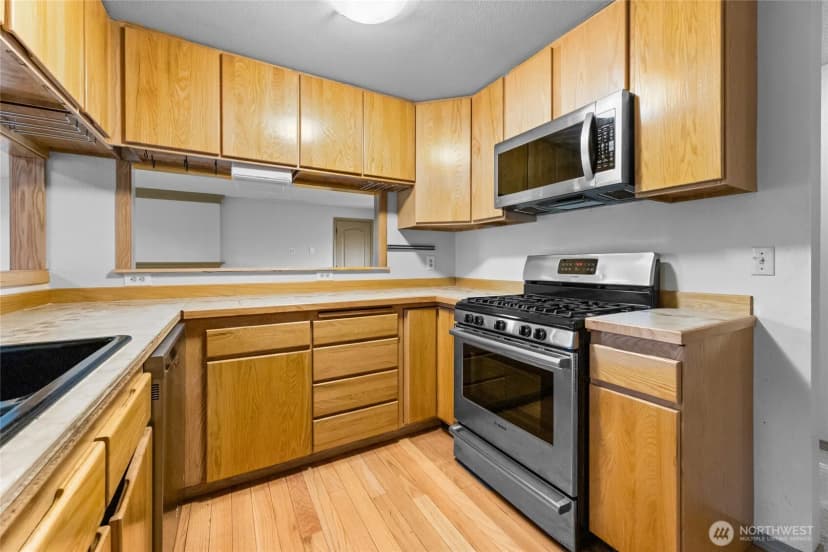 Property photo for 7605 Onyx Drive Sw, Lakewood photo 10