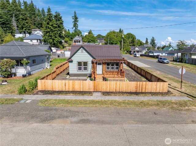 Property photo for 1203 Larch Street, Raymond photo 5