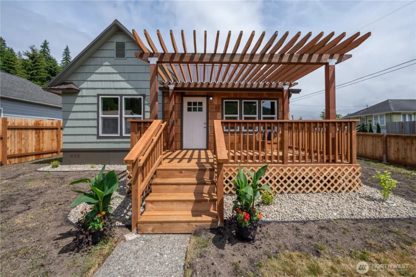 Property photo for 1203 Larch Street, Raymond