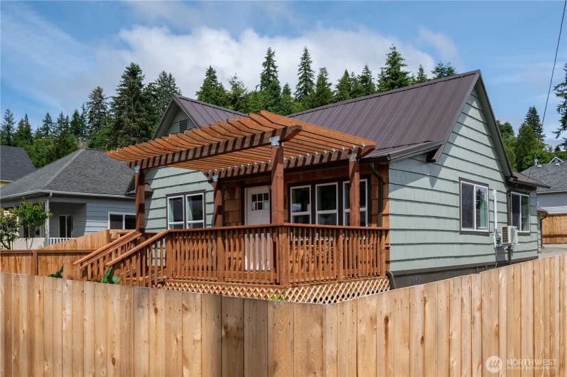 Property photo for 1203 Larch Street, Raymond photo 2