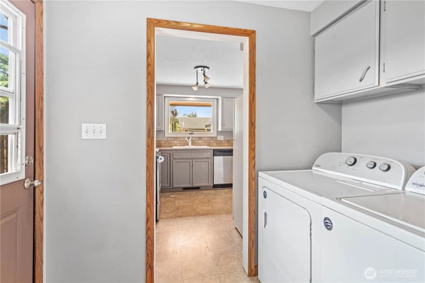 Property photo for 8374 W Meadow Lane, Lynden photo 14