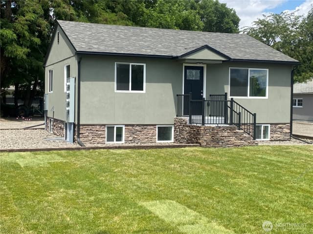 Property photo for 604 Sw 4th Street, College Place