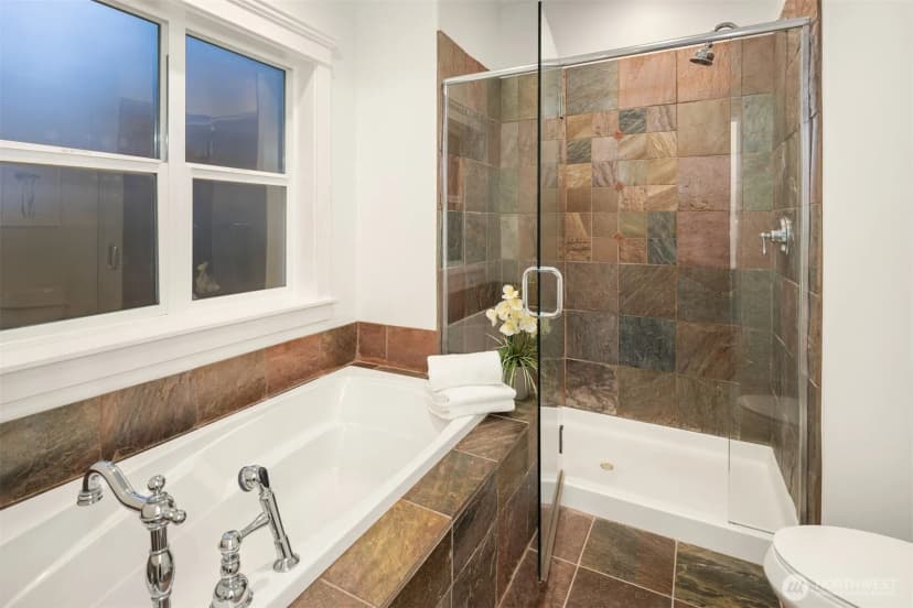 Property photo for 10133 Ne 113th Place, Kirkland photo 20