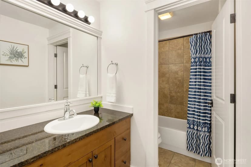 Property photo for 10133 Ne 113th Place, Kirkland photo 27