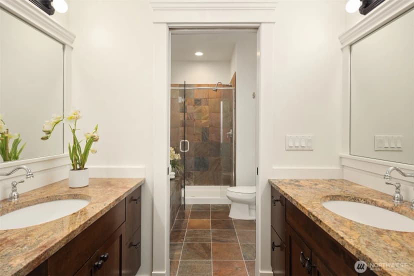 Property photo for 10133 Ne 113th Place, Kirkland photo 22