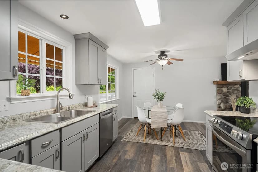 Property photo for 4952 Milwaukee Avenue, Carnation photo 6