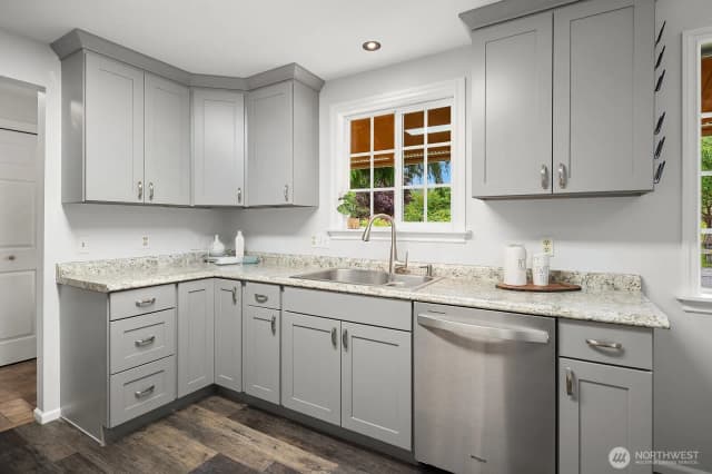 Property photo for 4952 Milwaukee Avenue, Carnation photo 3