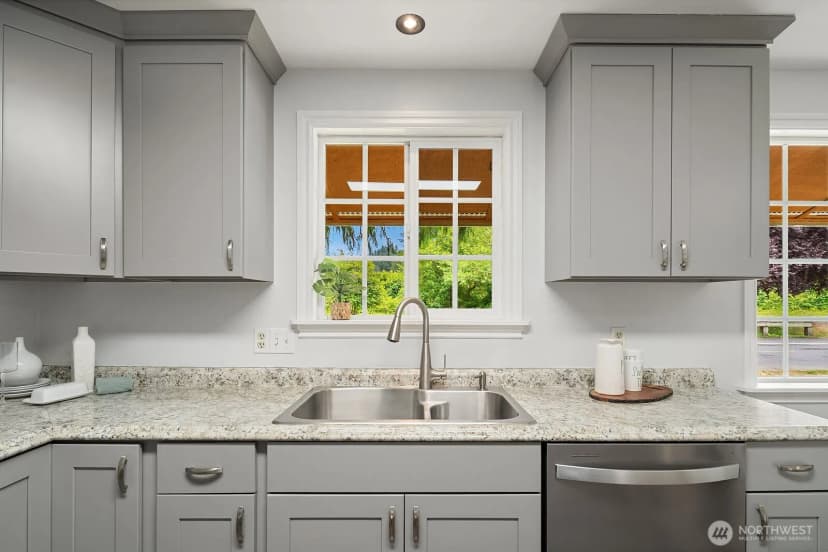 Property photo for 4952 Milwaukee Avenue, Carnation photo 5