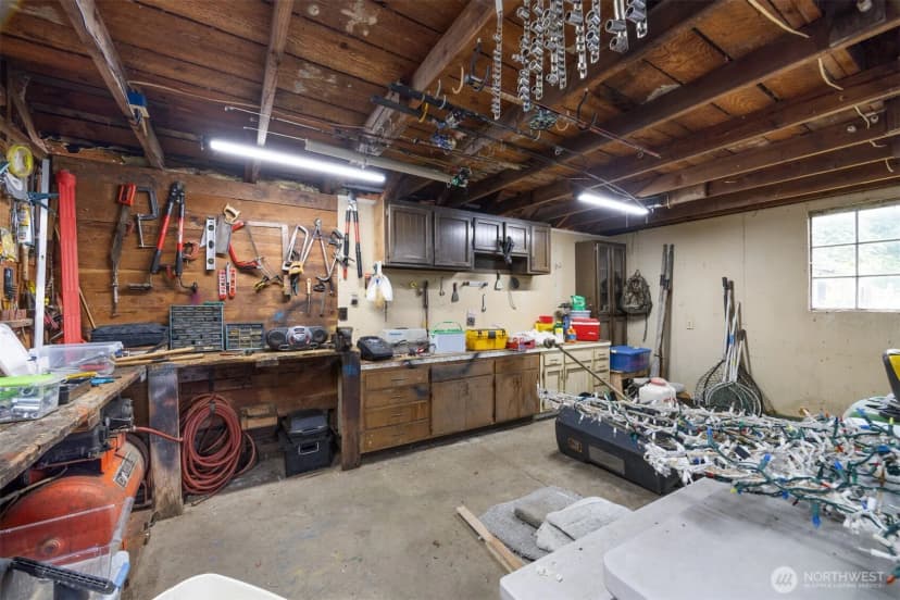 Property photo for 347 W King Tut Road, Bellingham photo 27