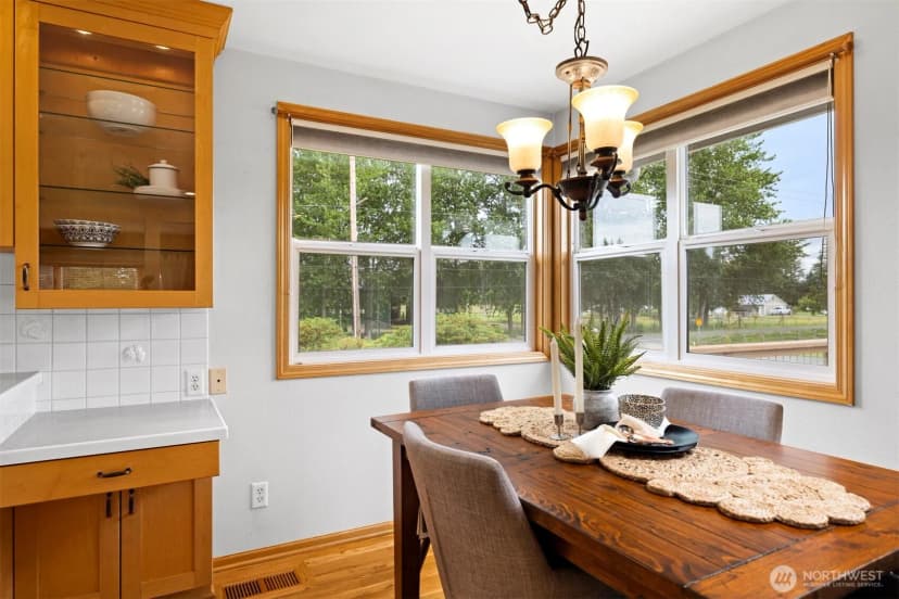 Property photo for 347 W King Tut Road, Bellingham photo 12
